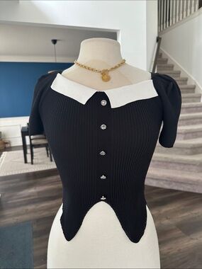 Black Ribbed Knit Top with White Collar